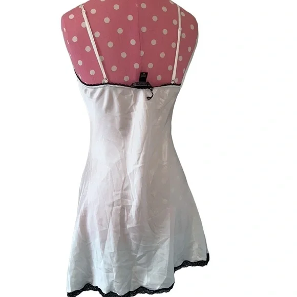 VICTORIA’S SECRET NEW WHITE & BLACK CAMISOLE size small - Picture 7 of 12